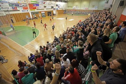Handballerinnen des BSV-Sachsen Zwickau in der Sporthalle Neuplanitz