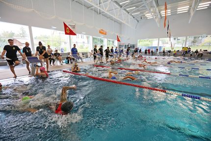 Zwickauer Triathlon in der Glück-Auf-Schwimmhalle